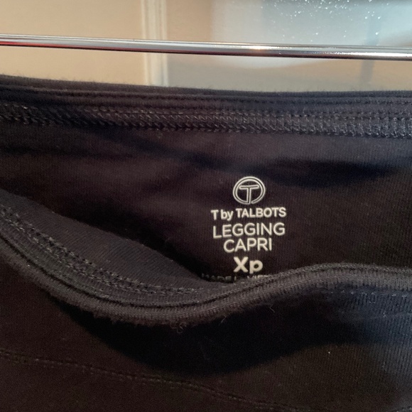 T by Talbots black legging Capri with rouched detail XP - Picture 3 of 5
